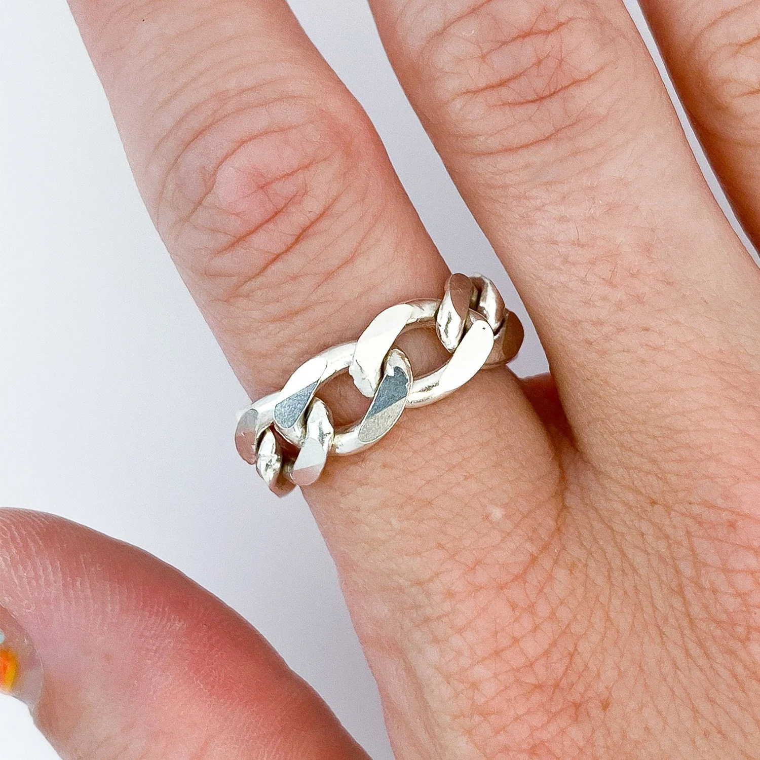 Curb Chain Ring - Medium — Karen Kriegel